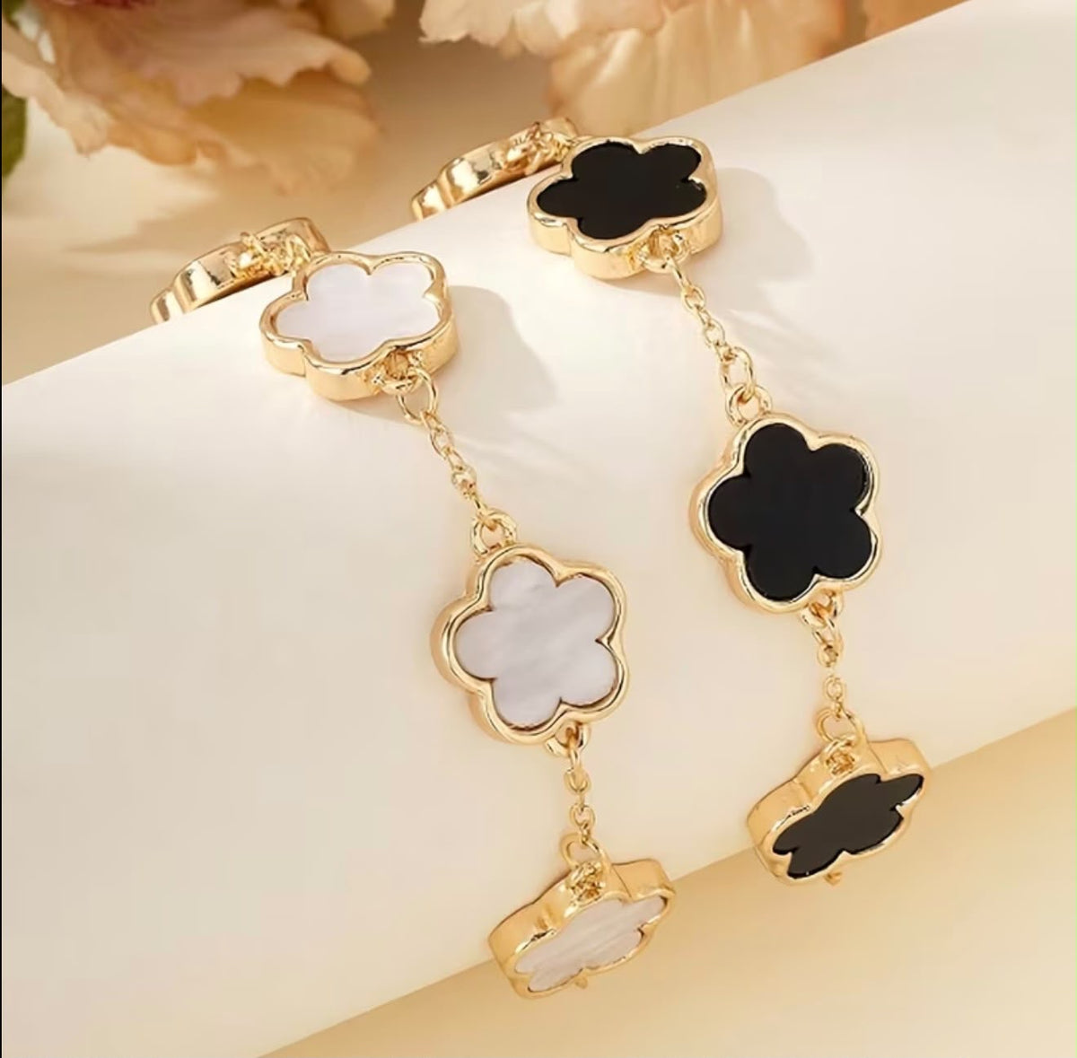Pulseras Clásicas ( Cada una $3 )