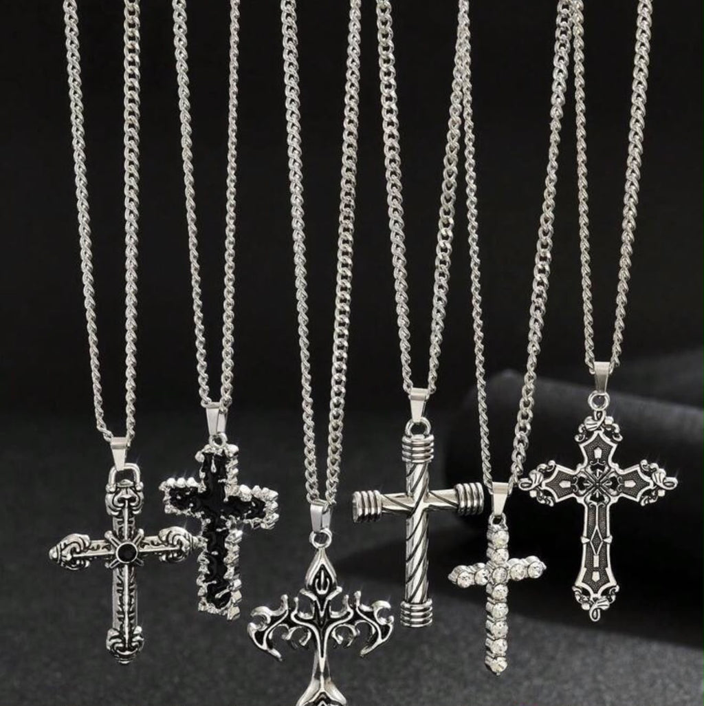 Collar con Colgante de Cruz (cada una $5)