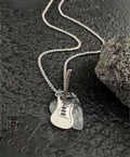 Collar con Colgante de Guitarra