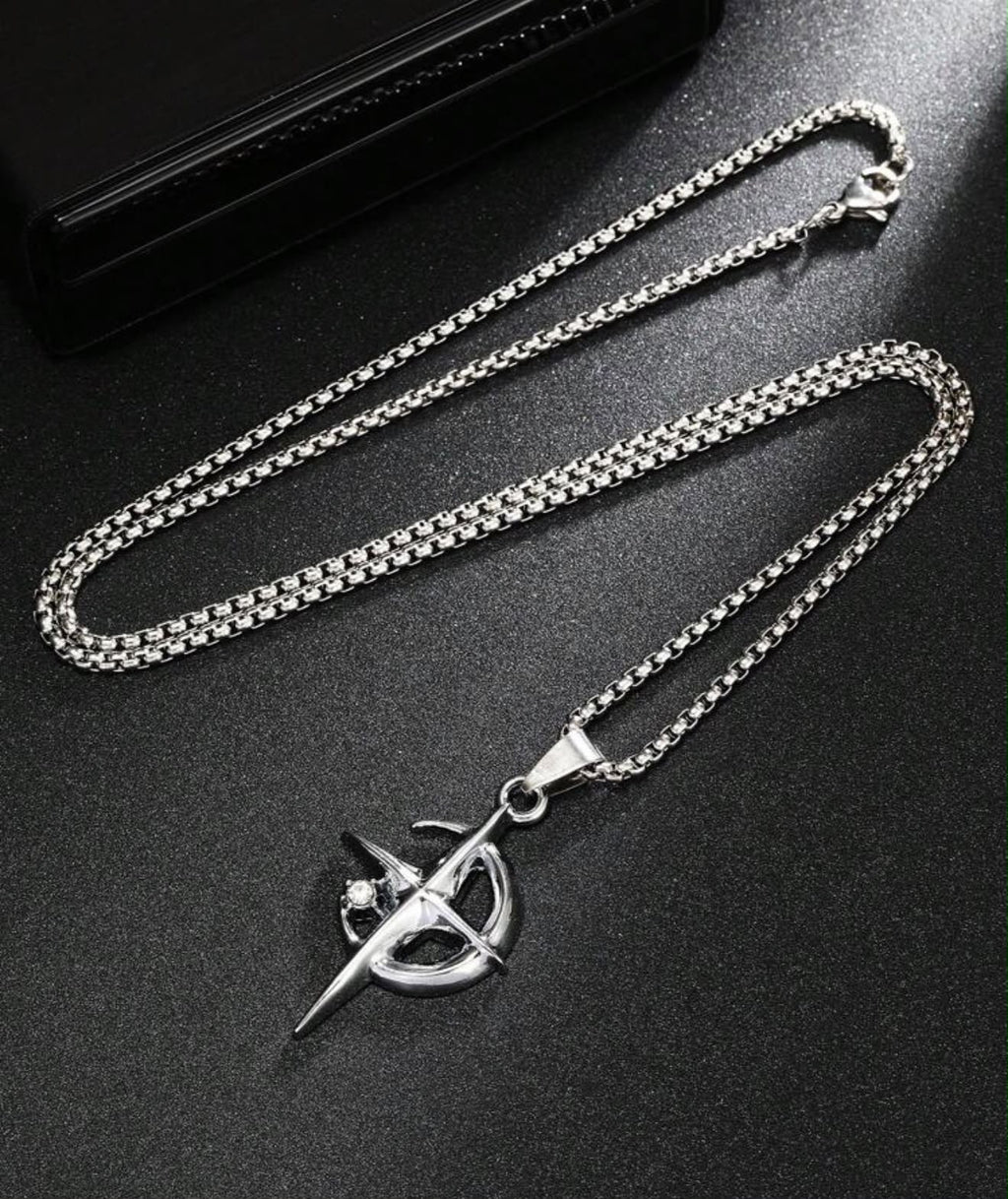Collar con Colgante de Luna Creciente y Estrella