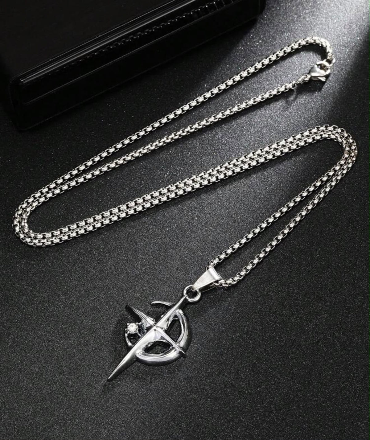 Collar con Colgante de Luna Creciente y Estrella